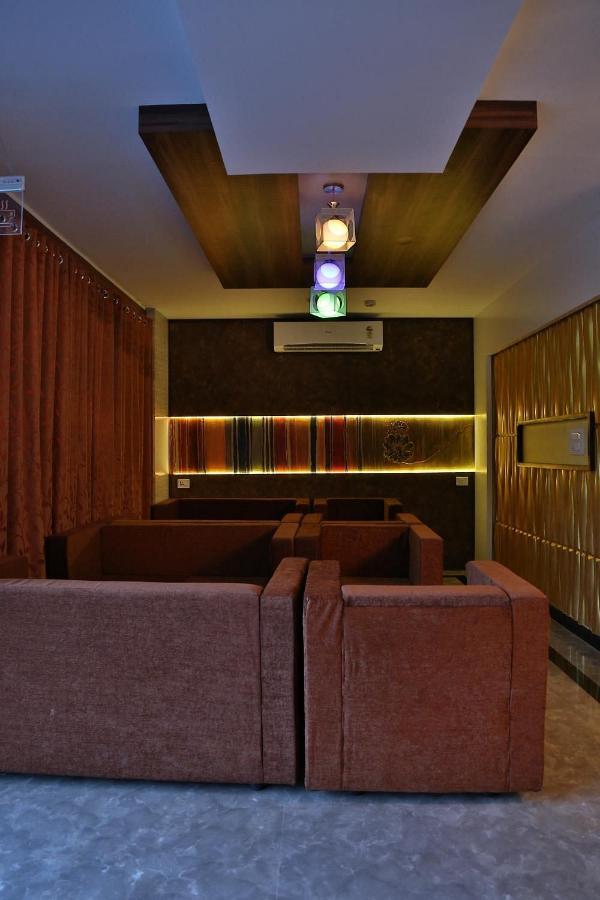 Continento The Classic Hotel Tirur Buitenkant foto