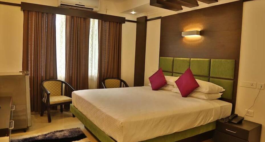 Continento The Classic Hotel Tirur Buitenkant foto