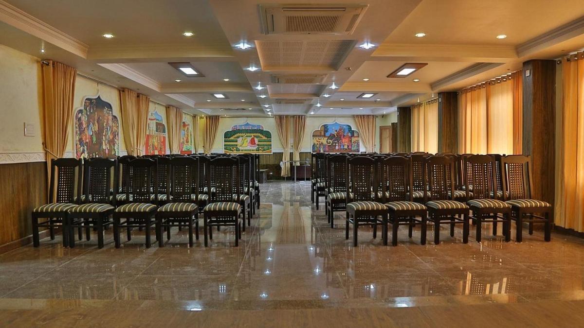 Continento The Classic Hotel Tirur Buitenkant foto